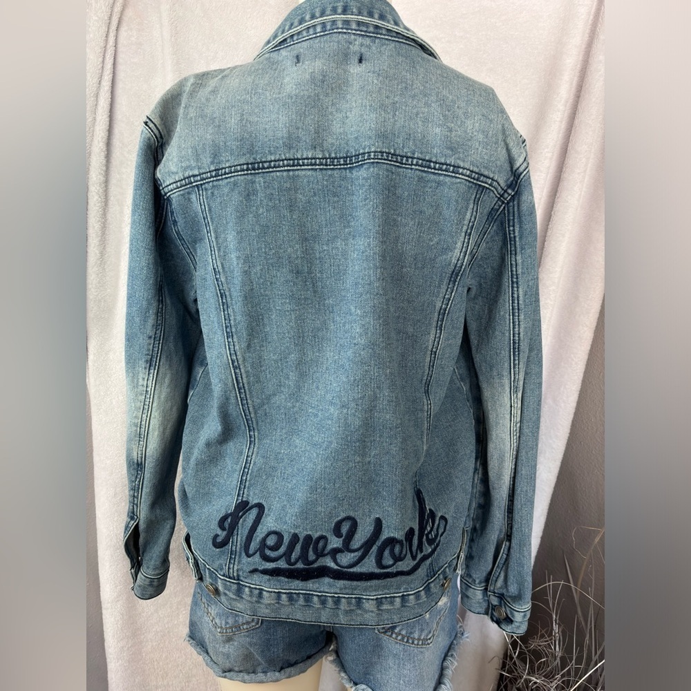 New York Embroidered Denim Jacket Medium Wash Blue Trucker Jean Coat Womens M - Picture 2 of 2